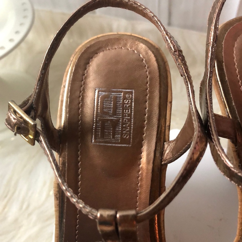 Metallic wedges - Picture 4 of 4